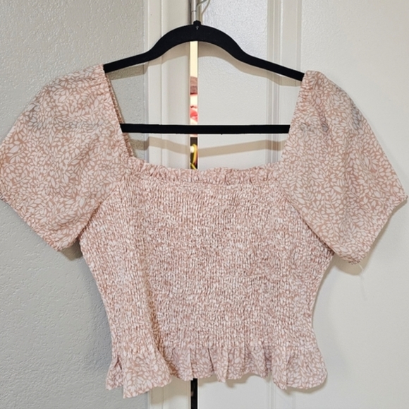 Paper Crane Blush Off-Shoulder Crop Top - Picture 5 of 6